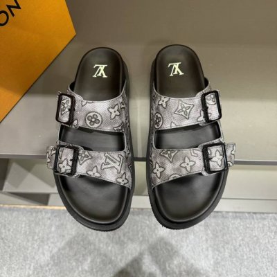 louis Vuitton 路易威登 最新款 系列 Oblique 厚底 拖鞋 凉鞋 原版购入开发 做货 这款 Lv H-Town 凉鞋致敬运动风格经典标识 彰