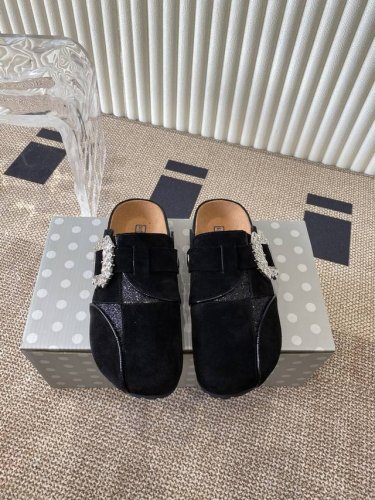 情侣款birkenstock 勃肯 包头半拖鞋人体工程学设计 软木乳胶鞋床 轻便舒适 脚感满分 脚蹬上就能走 穿脱超方便。码数：35-45