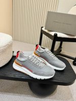 实价 Brunello Cucinelli 2025Ss新款休闲运动鞋出货 新材料 丰富色彩和雅致细节重新定义了这款运动鞋的风格 鞋面的粒面小牛皮洋溢着复古的品