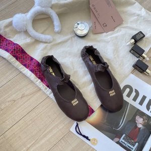 橙子出厂价p miumiu 缪缪 春夏新款 圆头平底芭蕾舞鞋 复古玛丽珍鞋单鞋 小红书最新登录 得物新品 行走的芭蕾舞鞋 Miu 原版开模 代购报单 定制小牛皮