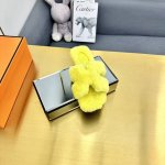 代购级别Hermes爱马仕二舅毛拖 可做无标： 注：无标需定做 2024官网、小红书同步最新配色爱马仕爆款火热上线，做工升级版，高品质！ 时尚潮流小羊毛H拖秋冬