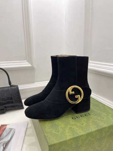 GUCCI 古奇 时尚大爆款 巧妙运用方形鞋头GG扣等设计时尚风范 面料:磨砂羊京 内里：垫脚 进口羊皮 跟高：5.5cm 意大利真皮大底一比一生产 码数:35