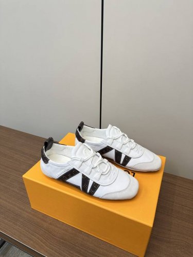 louis Vuitton｜路易威登驴牌春夏Sneakerina系列 芭蕾运动鞋 德训鞋 平底鞋 原版三对购入开发完美复刻Sneakerina 芭蕾风运动鞋以丝