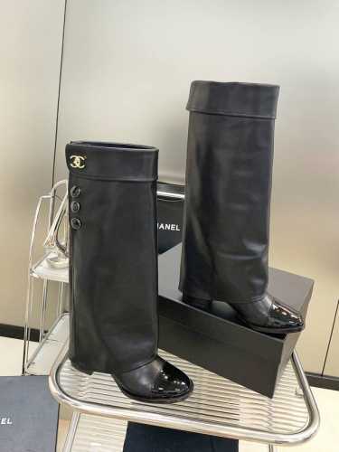 出厂价 CHANE*｜小香24P秋冬新品 菱格粗跟裤管靴 独家正版开发 完美复刻原版这款超多网红博主穿搭 时髦感爆棚不要觉得穿靴子有点早 时髦的宝宝都在秀了绝对