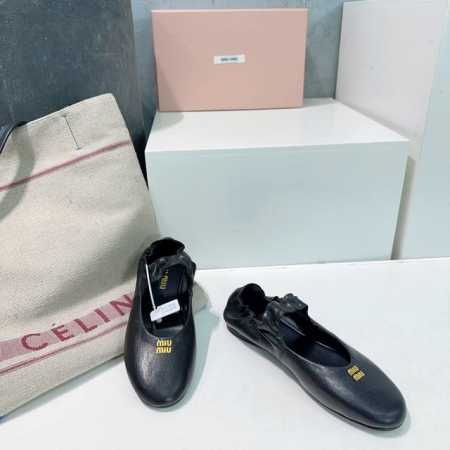 高品质出厂 ！顶级品质miumiu 缪缪25早春新品玛丽珍芭蕾舞跳舞鞋平底简易单鞋奶奶鞋！满满的少女心，款式设计可爱优雅不乏美艳色彩，简简单单又藏着小心机，优雅 - 点击图像关闭