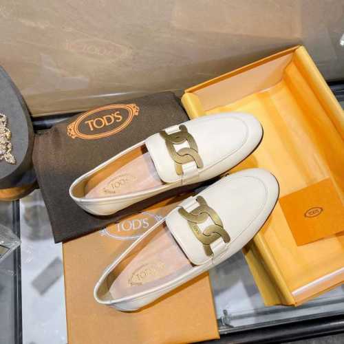 高版本出厂价 Tod'S 托德 斯tods专柜新品，款式简洁大气，舒适春秋乐福鞋，懒人休闲必备，面料柔软真皮材质，搭载质感金属，彰显极简之美。面料进口小牛皮，