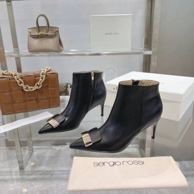 sergio rossi 赛乔.罗西 :经典爆款秋冬女靴:原版一比一开发，精心调制的鞋楦，做到一比一。面料采用原版质感超一流羊京.牛皮..细腻到无可挑剔，羊皮内