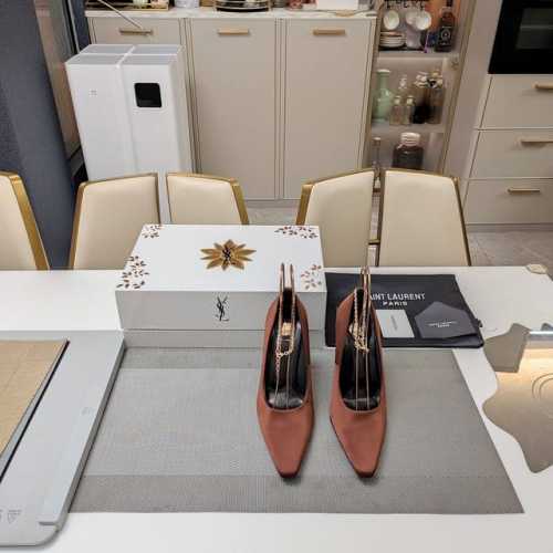 SAINT LAURENT ” SYL圣罗兰 顶级版本25SS众明星网红追捧的圆柱体细高跟，环脚踝字母金属脚链真丝单鞋。SYL 2025官方VIP 贵宾版金花磁