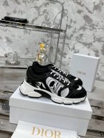 橙子出厂价p dior 迪奥 B30系列 网面透气运动鞋 休闲厚底老爹鞋 原版开发全新Tpu吸膜超轻极软组合大底 上脚超美超赞 各路明星网红纷纷上脚 耀眼Log