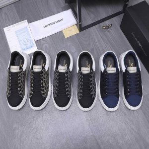 商品商标：Armani 阿玛尼 休闲鞋 正码码数: 38-45 商品材料：精选牛皮拼接透气鞋面 网内里 牛皮鞋垫 原版大底