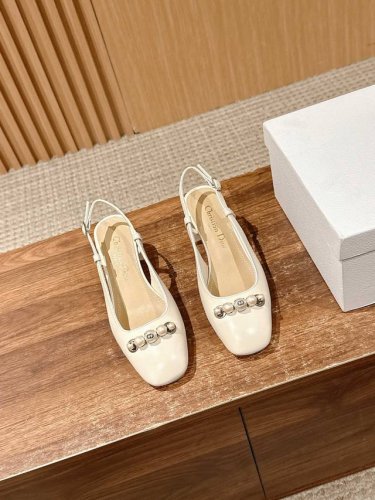 迪奥春夏新款玛丽珍凉鞋 Cd字母Logo珍珠扣粗跟女鞋 跟高:5.5Cm Size：35-39 40 41定做不退换
