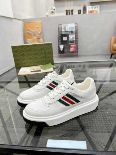 新款男鞋Gucci 最新鞋出货 原单品质 时尚潮流 采用特殊材料 内里羊皮 全新包装 脚感超舒适 做工简直无可挑剔 码数:38-45