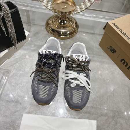 出厂单鞋 New 新款新色Balance530联名款25Ss春夏新款 超级大热门 无论你如何穿搭请都不要放过这一双530系列的运动鞋 非常好搭配 洋气到不行 时 - 点击图像关闭
