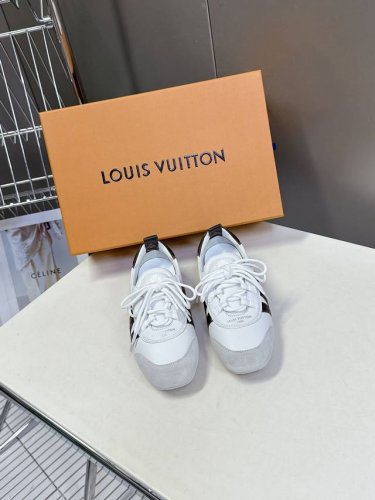 Louis Vuitton路易威登驴牌春夏Sneakerina系列 芭蕾运动鞋 德训鞋 平底鞋 原版三对购入开发完美复刻Sneakerina 芭蕾风运动鞋以丝滑