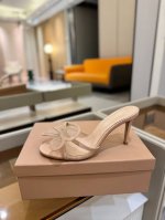价格p： {拖鞋系} Gianvito Rossi 2025 这款高跟拖鞋 极简主义的 Elle、Gianvito Rossi 秉承了其传统意大利工艺，专注精巧