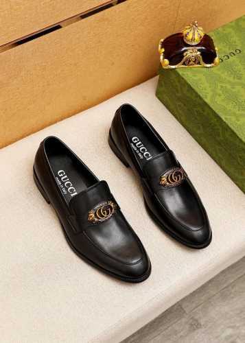 商品商标：Gucci 古驰 休闲皮鞋 正码码数: 39-45 38.45.46订制 商品材料：精选 进口头层小牛皮鞋面+奢华五金扣，进口羊皮内里。强烈立体视觉效