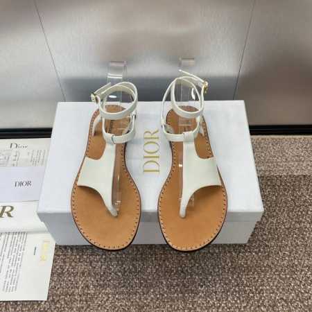 工厂价 迪奥 Dior 2024春夏新款高定系列 Iviera Sun平底圆头女鞋 明星同款cd字母logo五金扣人字拖夹指凉拖鞋 顶级高端版本 材质:鞋面进口 - 点击图像关闭