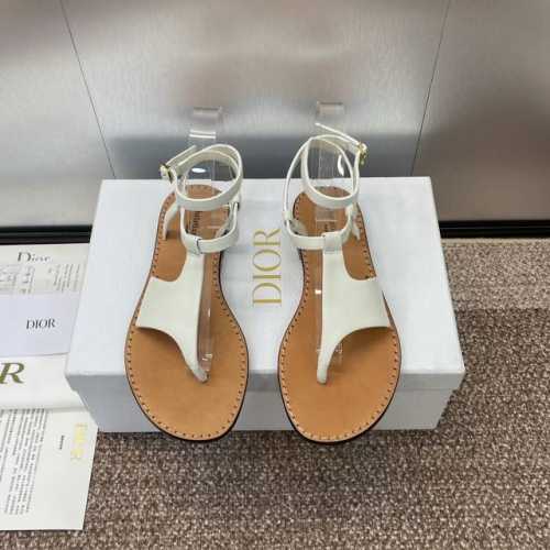 工厂价 迪奥 Dior 2024春夏新款高定系列 Iviera Sun平底圆头女鞋 明星同款cd字母logo五金扣人字拖夹指凉拖鞋 顶级高端版本 材质:鞋面进口