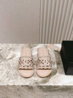 Chane 小香最新牛皮网面拖鞋上新 完全原版一比一复刻打造 版型超级正 最新时尚的设计 火遍全网的单鞋 上脚又酷又时髦 独特设计最为抢眼吸晴 上脚还很好的修饰