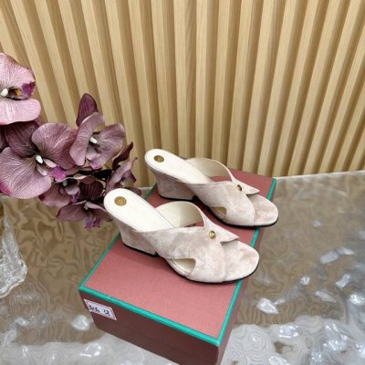 loro piana Lp 25经典绝美金属圆标垫脚拖鞋 平底鞋单鞋 极简主义风格 复古又级 简约又大气 属于非常耐看的款式 高级百搭之王一年四季春夏秋冬皆适宜