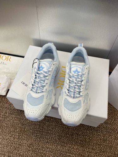 工厂p价p Dior 迪奥春夏走秀新款 Chrono 标志性时尚摩登运动老爹鞋 Cd字母Logo系带拼色厚底跑鞋 明星同款果冻色休闲女鞋 市面顶级高端版本 材质