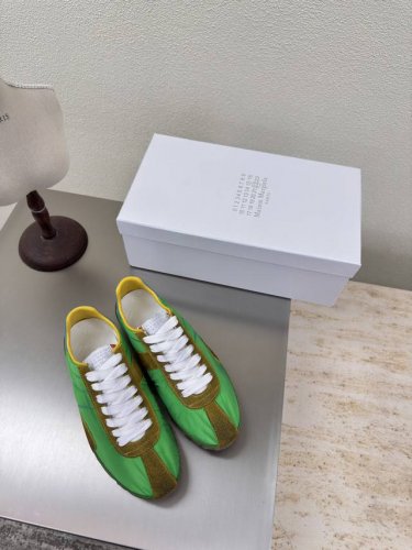 男女款 复古做旧 新德讯 Mm6 Maison Margiela 男10 高丝光牛反绒皮原版布料水染牛皮 大热时尚风格 绿旧 Mm6 Maison Margie