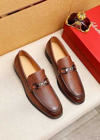 商品商标 Ferragamo 菲拉格慕 休闲皮鞋 正码码数 38-44 45.46.47订制 商品材料 精选 进口小牛皮鞋面+经典五金扣，进口水染牛皮内里。强烈 - 点击图像关闭