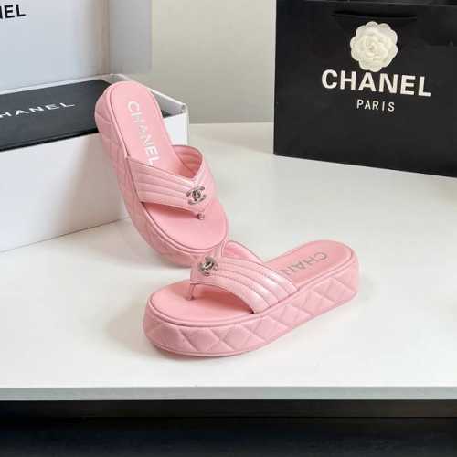 工厂价 高版本 2025C早春最新款、Chanel 香奈儿厚底夹趾凉拖、凉鞋、拖鞋 香奶奶家一贯的优雅名媛气质 高级感十足！上脚非常Nice～不管光脚穿或搭配裙