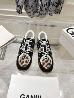 出厂 新品来袭 GANNI 杨幂同款 拼色复古德训鞋休闲运动鞋 原版购入开发 做货 丹麦知名品牌ganni 复古拼色德训运动鞋 整体鞋面为颗粒感十足的帆布材质，