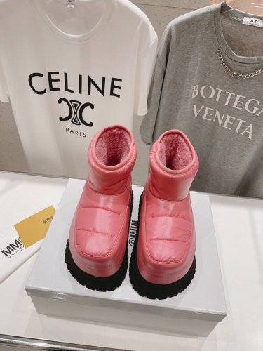 高版本出厂 MM6马吉拉厚底面包靴雪地靴 Maison Margiela 大热时尚风 慵懒风系列 粉色Mm6 Maison Margiela的实验性从功能主义的