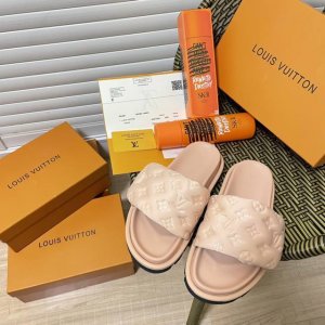 出厂 Louis Vuitton 路易威登专柜 顶级首发 八色发售 Lv印花魔术贴拖鞋 官网同步 时尚穿搭 明星同款 原标 原盒 正确版本 定制印花鞋面 内里真