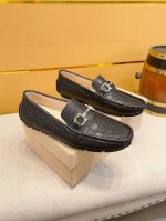 Louis Vuitton 路威易登 ，最新男款士豆豆鞋上市，官一网比一，鞋面用采进意口大头利层牛皮压纹+猪皮内里+最新金五扣，绝一非般工的艺制造，大厂艺工流程
