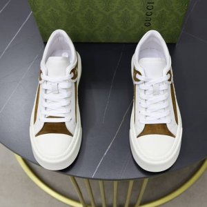 出厂价 品牌：古奇gucci 标准码：男码38 44 45可以定做 等级：官网同款 高品质男鞋 材料：原版牛皮面 搭配柔软透气 猪皮内里 原版防滑耐磨橡胶轻便大