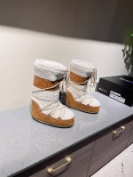 独家顶级版本 Moon Boot2024vs秋冬最新款雪地靴系列 丑萌毛毛雪地靴 忘了UGG吧，时髦人都在穿Moon Boot雪地靴 如果你难以接受UG