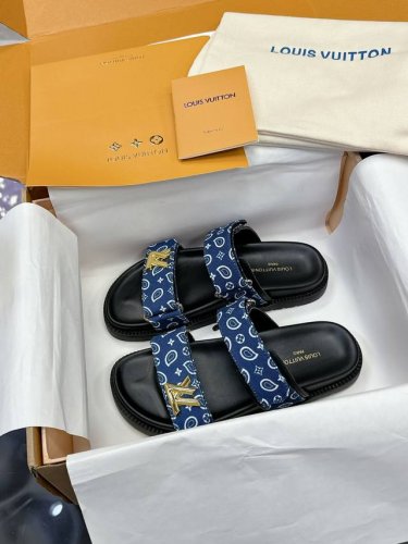 工厂p价p 驴家系列凉鞋Lv凉鞋半拖 最新款-- Louis Vuitton 路易威登 最新时尚休闲半拖鞋 代购级当季最新潮品 众多博主纷纷种草 入购原版开模定