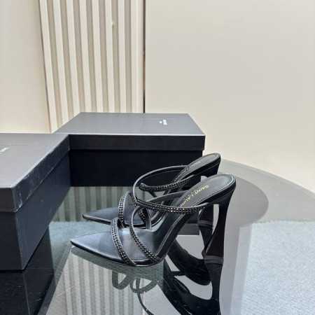 YSL 圣罗兰SS2024高跟新品 走秀款高跟凉鞋 2024全新春夏系列后带方扣高跟凉鞋 ！ 尖头高跟拖鞋淡淡的夏日里怎么少得了一双仙女鞋 各种小裙子搭配起来 - 点击图像关闭