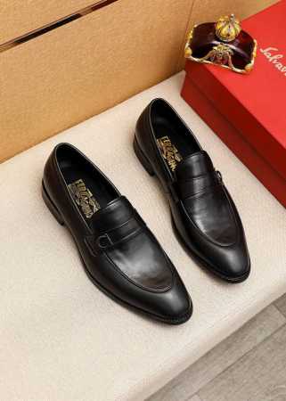 商品商标：Ferragamo 菲拉格慕 休闲皮鞋 正码码数: 39-44 38045.46订制 商品材料：精选 进口小牛皮鞋面+经典五金扣，进口水染牛皮内里。强 - 点击图像关闭