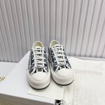 高版本 Dior 迪奥 厚底运动鞋采用全刺绣标志性图现货高品质 Dior 迪奥 平底运动鞋采用全刺绣标志性图案 市场顶级品质国外专柜爆款 非市场普通仿版 面料采