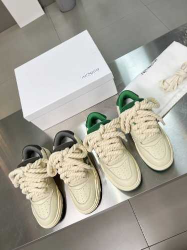 冲量价: 男女同款Foot industry足下工业新款春夏面包鞋来啦！鞋面荔枝纹牛皮，内里和鞋垫采用透气网布。有麻绳和麻花两种鞋带，双色橡胶大底。灰色，35-