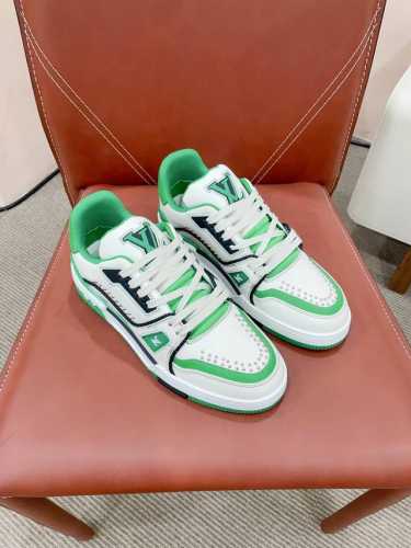 冲量价: 已认证 路易威LVTRAINE 运动鞋 Virgil Abloh 马卡龙系列从复古篮球鞋汲取灵感，打造备受青睐的LVTraine 运动鞋。此款鞋履为粒