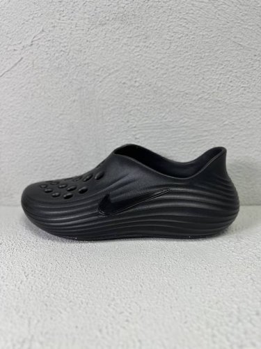 nike Reactx Rejuven8 简约舒适 洞洞鞋 女款 黑色 Size：36.5 38 39 40 41 42 43 44 45