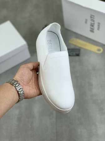工厂价 实价 Berluti 布鲁提 2024新款拖休闲鞋来袭 进口牛皮材质纯手工重复擦色改色制成 内里垫脚进口精选小牛皮制作 品牌logo双色 原版大底 时髦 - 点击图像关闭