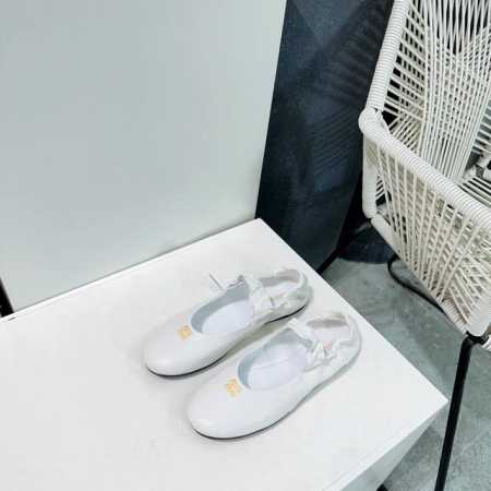 高品质出厂 ！顶级品质miumiu 缪缪25早春新品玛丽珍芭蕾舞跳舞鞋平底简易单鞋奶奶鞋！满满的少女心，款式设计可爱优雅不乏美艳色彩，简简单单又藏着小心机，优雅 - 点击图像关闭