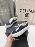 高版本出厂 Chanel* 小香2025ss最新休闲鞋，目前超级流行的饼干鞋网红明星小红书狂追热推 发售蠢萌可爱的造型带了点复古味！ 造型特殊，很有辨识度， 显