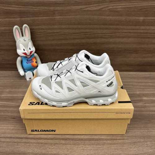 顶级版本Salomon萨洛蒙 Xt-Quest Gtx 百搭简约 减震防滑耐磨防水 低帮 徒步鞋 男女同款 灰色白色. 全新顶级版本经过几个月重新改版，整鞋楦型