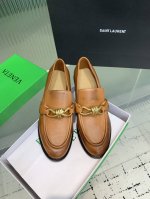 Bottega Venetabv Astaire系列结绳配饰乐福单鞋 上脚轻松又时髦 穿上它 百搭又时髦 轻松穿出高级感 每一步都走出你的时尚新节奏 鞋面材质选