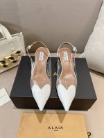 高版本出厂350 独家新品 Alaia 阿莱亚24Ss 走秀款爱心高跟鞋 最近超火的一款高跟鞋 章小蕙同款 人气超高的一款高跟鞋 浪漫又迷人 舒适百搭配上不同款