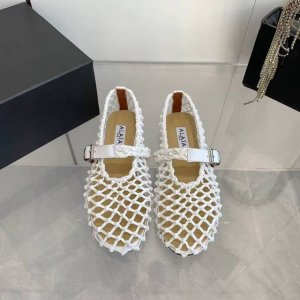 出厂价pp： Alaia 芭蕾舞 顶级版本 法式优雅 甜酷芭蕾风 浪漫又迷人 超级舒适百搭 鞋面：Zp羊毛线编织 内里：进口羊皮 大底：Zp定制复刻大底 Siz