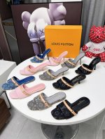 Lv新款丹宁牛仔布小猫跟拖鞋2025夏季女神们的夏季必备款 原版复刻 脚感超舒适 尽显女王气质 跟高9.5Cm 即显气质又不累 标准码 35-42 41 42码