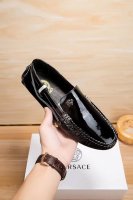 versace 范思哲 官方新款，米兰男时装周走秀款，鞋面进口层柔软牛漆皮+吸汗透气不掉色头层穿舒适羊皮内里，超滑质感，吸汗透气 ，鞋身Logo美杜莎头像高级规
